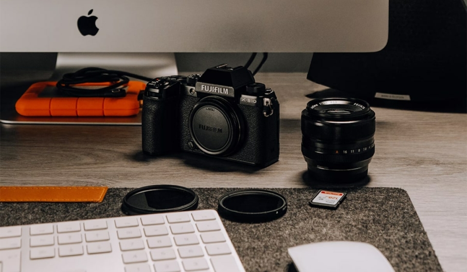 cameras-for-street-photography-entry-header-opt
